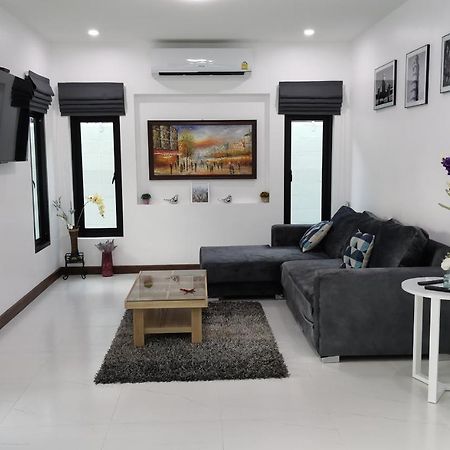 Private Pool Villa With Jacuzzi At Royal Park Village - Walk To The Beach - 6 People - Max 3 Males (Adults Only) جومتين بيتش المظهر الخارجي الصورة