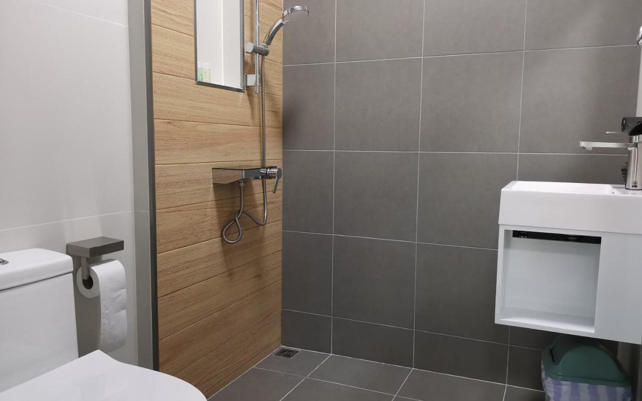 Private Pool Villa With Jacuzzi At Royal Park Village - Walk To The Beach - 6 People - Max 3 Males (Adults Only) جومتين بيتش المظهر الخارجي الصورة