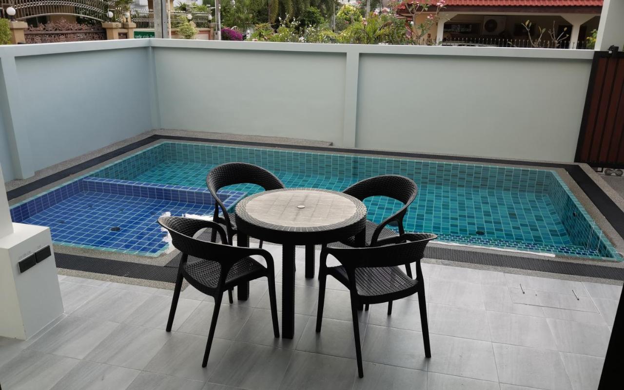 Private Pool Villa With Jacuzzi At Royal Park Village - Walk To The Beach - 6 People - Max 3 Males (Adults Only) جومتين بيتش المظهر الخارجي الصورة