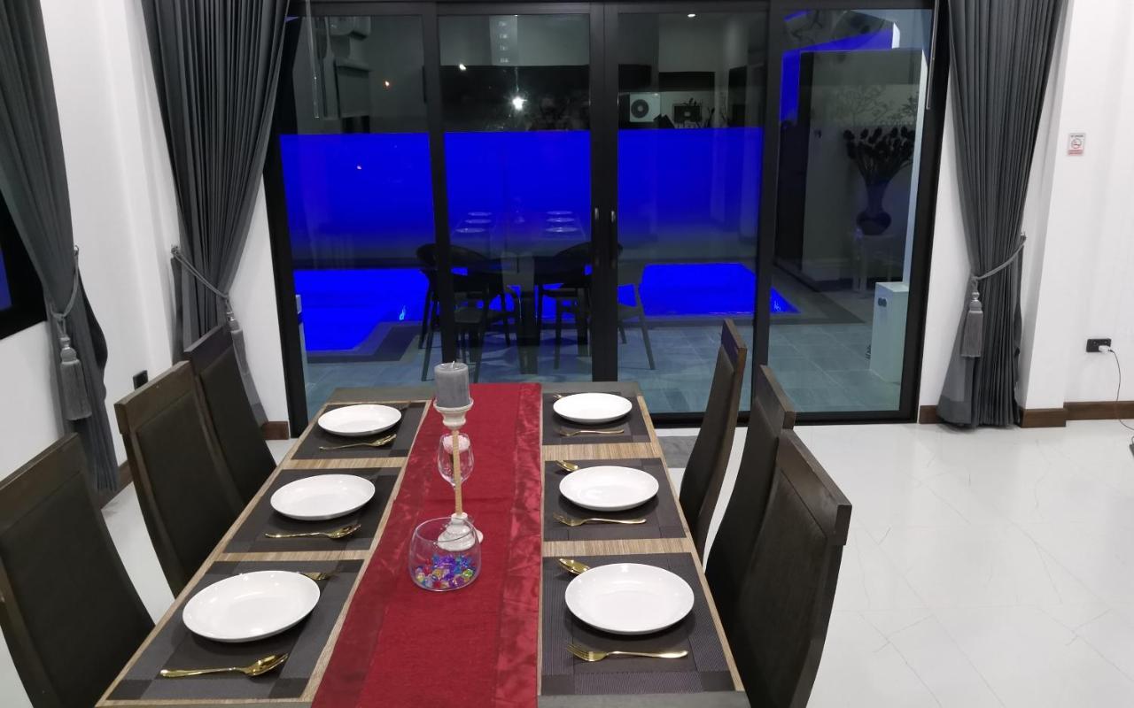 Private Pool Villa With Jacuzzi At Royal Park Village - Walk To The Beach - 6 People - Max 3 Males (Adults Only) جومتين بيتش المظهر الخارجي الصورة